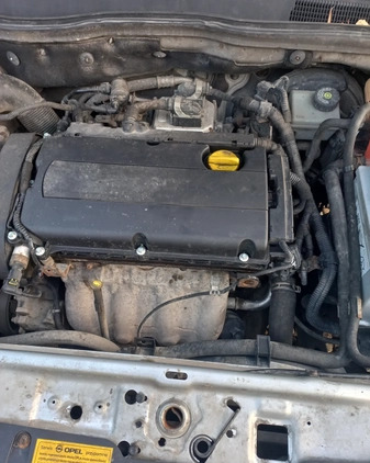Opel Astra cena 11900 przebieg: 298000, rok produkcji 2011 z Lubraniec małe 46